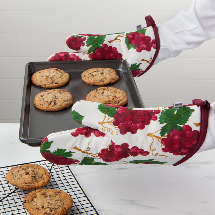 Grapes Quilted Oven Mitt