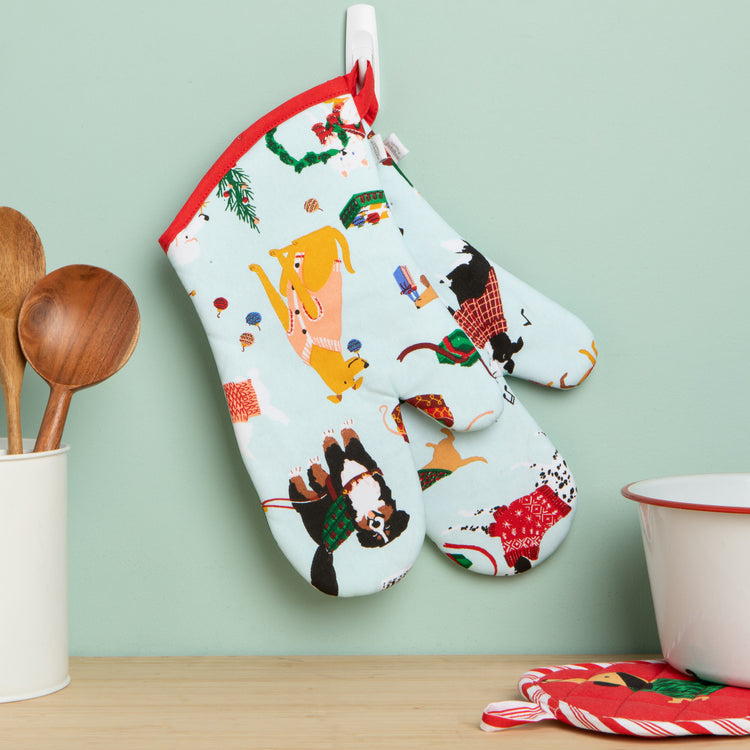 Holiday Hounds Christmas Oven Mitts Set of 2