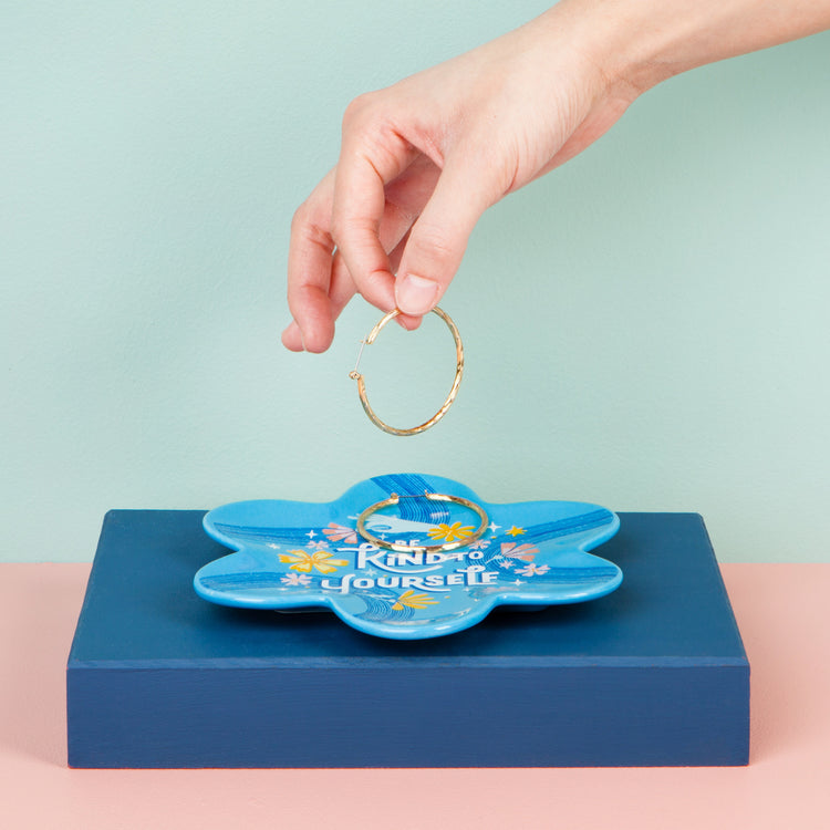 Care Club Shaped Dish