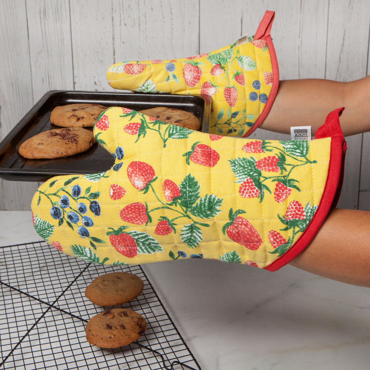 Berry Patch Quilted Oven Mitt