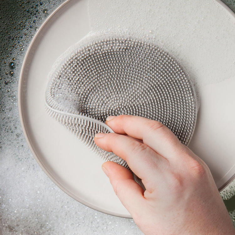 Scrub Bub Fog Gray Silicone Scrubber